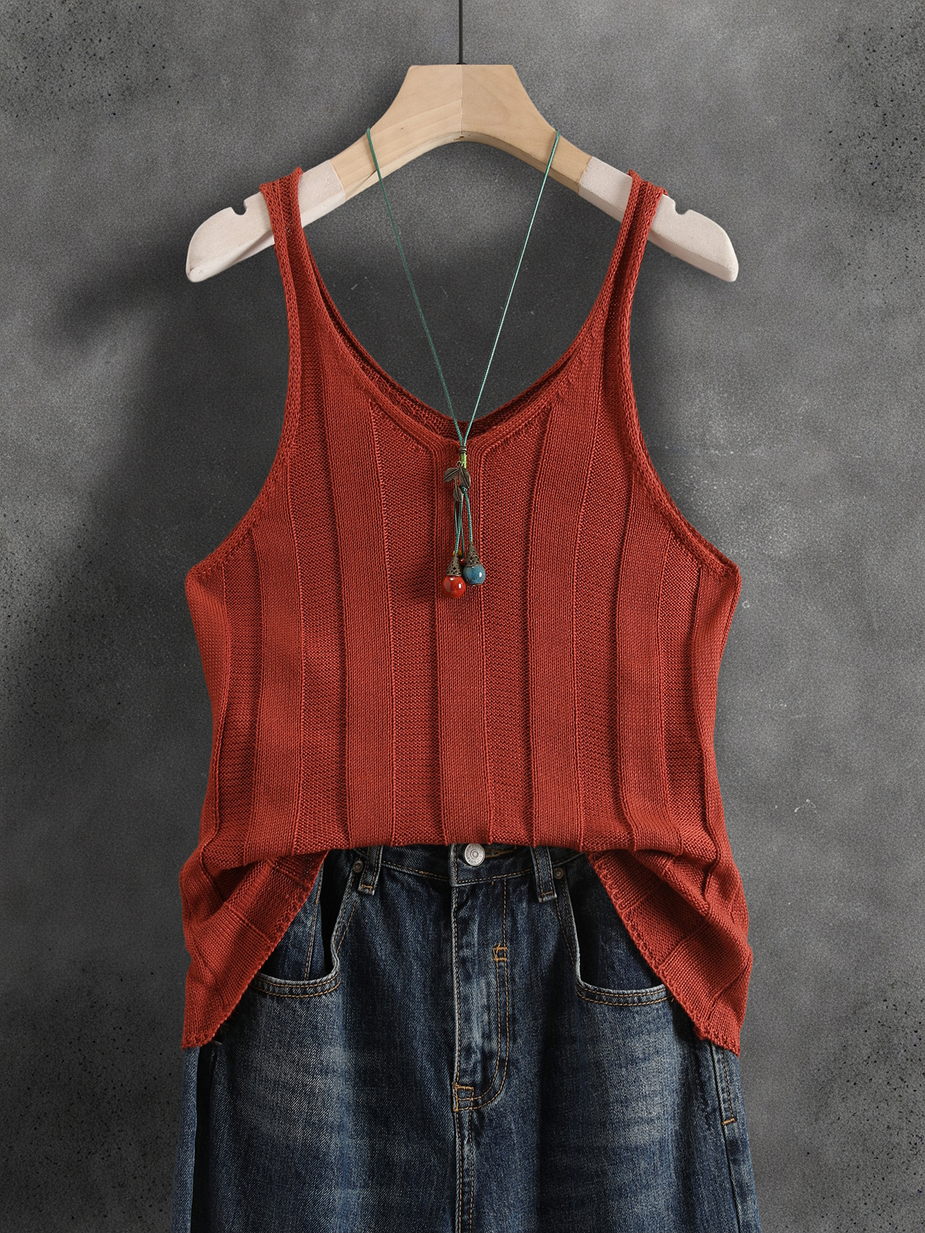 Tank Top Ribbed - Женская трикотажная майка с V-образным вырезом
