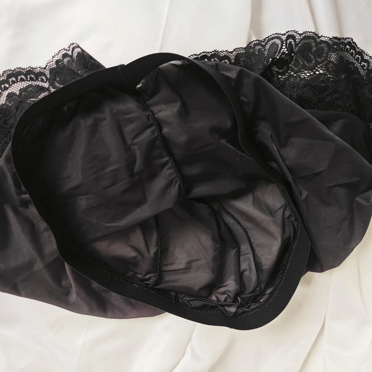 Мужские глянцевые шорты-боксер – обзор и цена Pouch Boxer Pouch